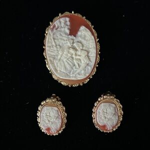 Vintage Gold and Cream Cameo Brooch Set